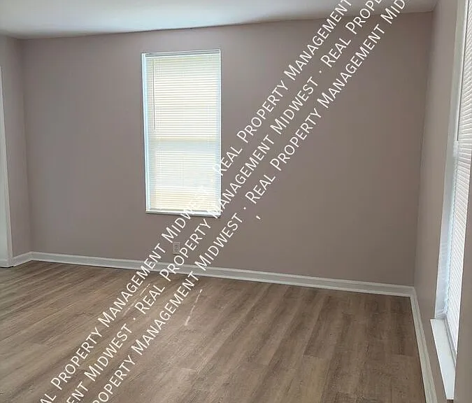 2504 Forest Home Ave — Photo 4