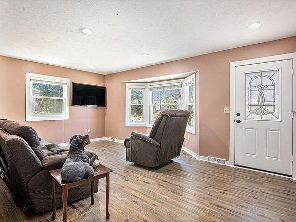 4th image of 5174 Madison Ave SE