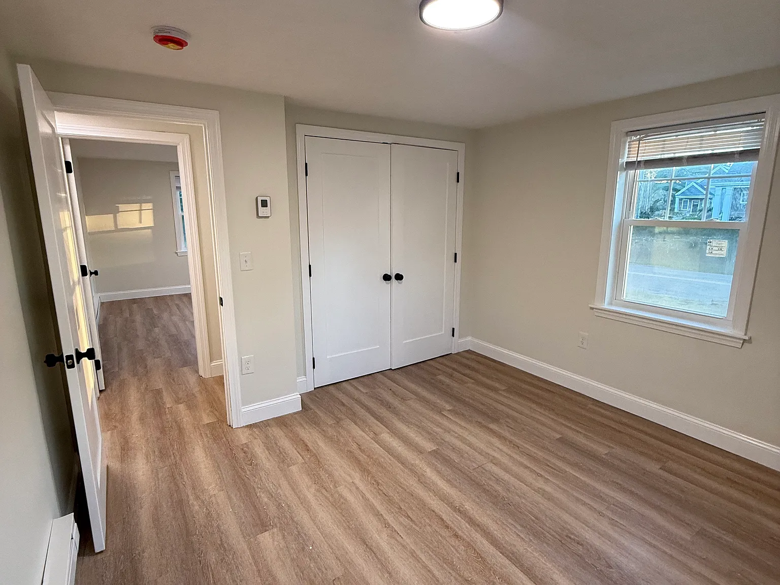 2 bed, 900 sqft, $2,300 — Photo 4