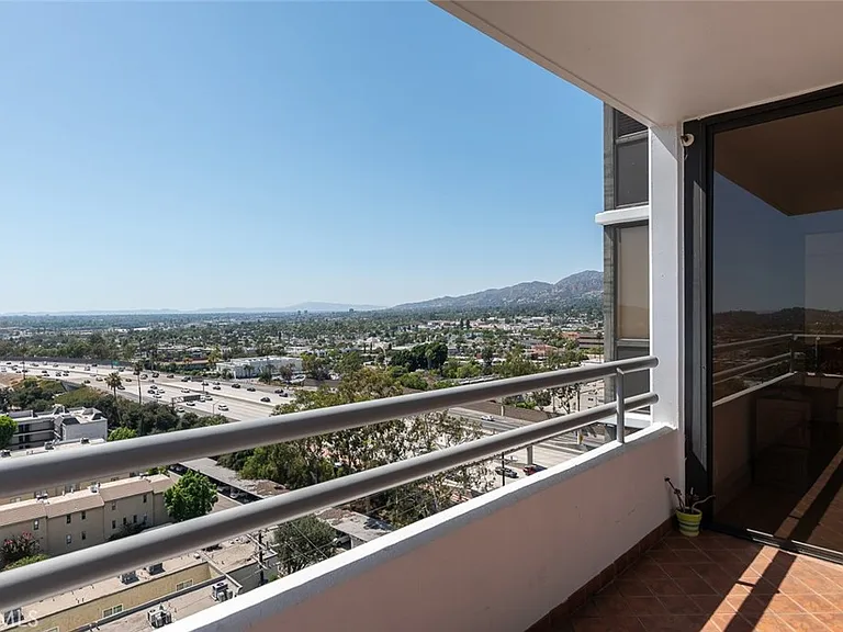 345 Pioneer Dr #1404 — Photo 31