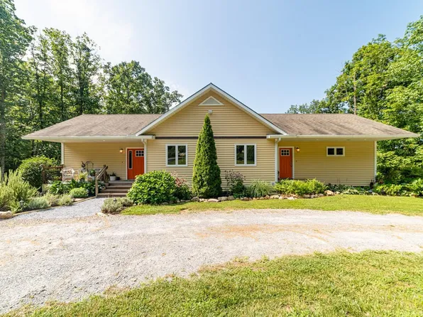 132 Butterfly Ln, Lynch Station, VA 24571