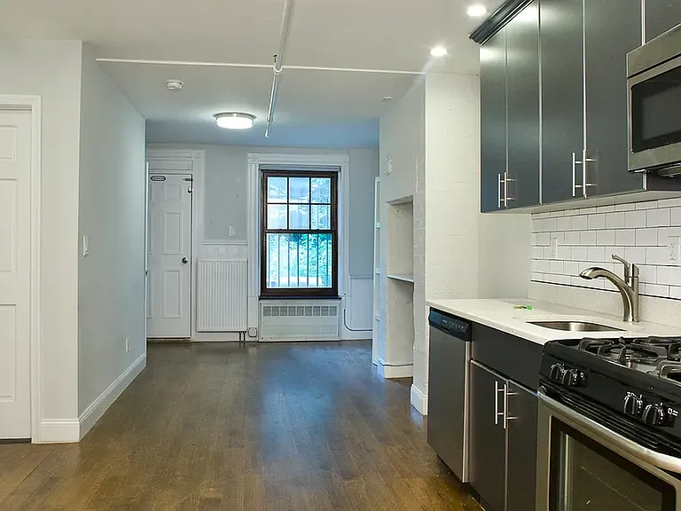 277 W 132nd St #GARDEN — Photo 8