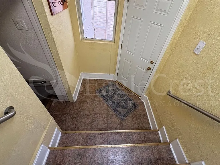 515 Newell St — Photo 36