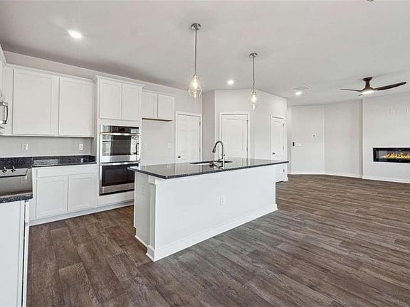 7th image of this home