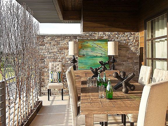 2nd floor balcony