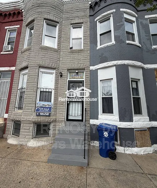 2033 N Fulton Ave