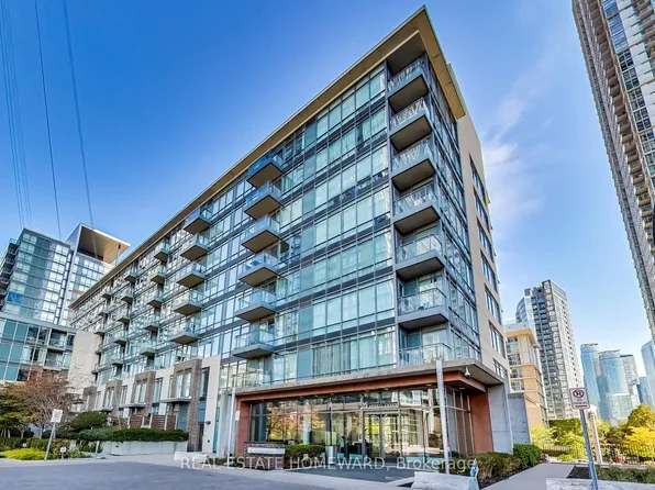 15 Brunel Ct #505, Toronto, ON M5V 3Y6