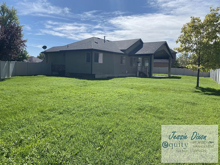 2747 S 1475 W — Photo 18