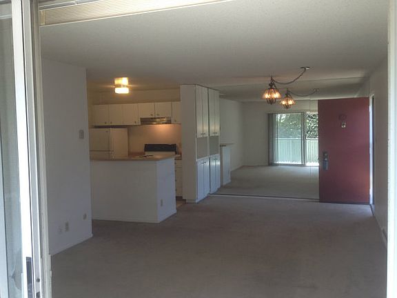 5th image of 245 Boardwalk Ave APT H