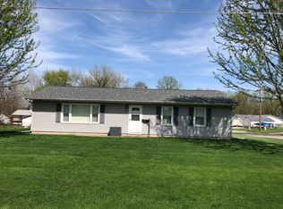 5675 Vermont St SW, Cedar Rapids, IA 52404