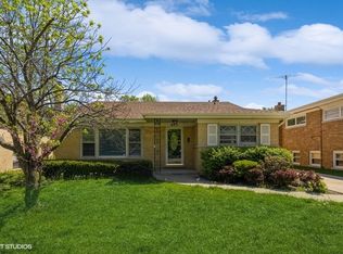 643 N Dee Rd, Park Ridge, IL 60068