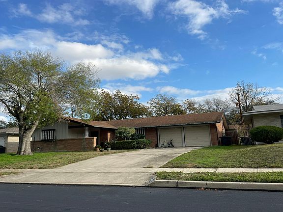 3rd image of 3446 Chateau Dr