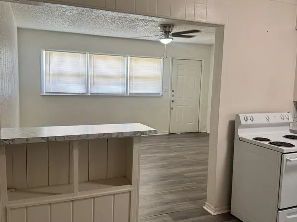 4415 42nd St, Lubbock, TX 79414