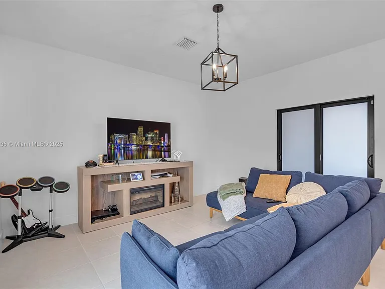 4450 NW 83rd Pkwy — Photo 31