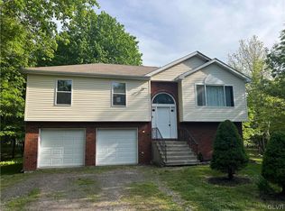 1266 Glade Dr, Long Pond, PA