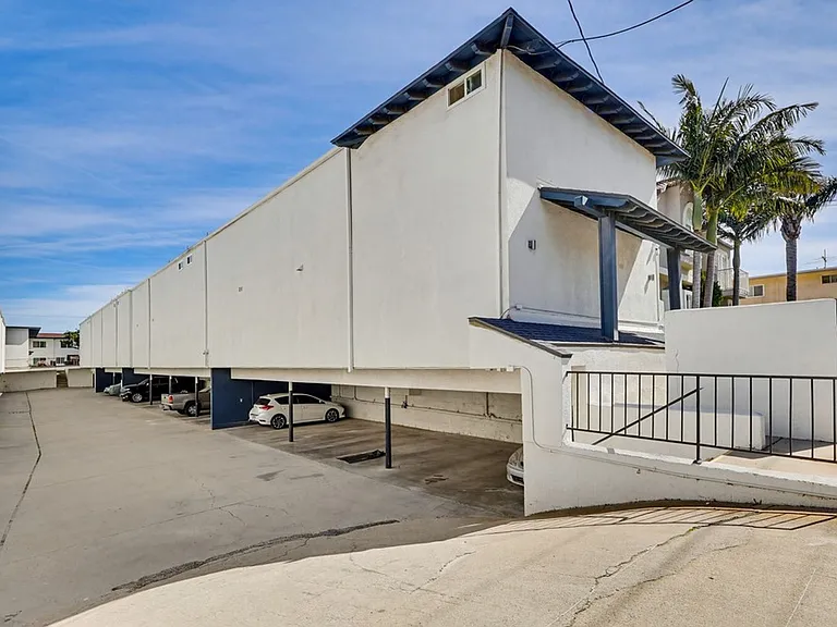 25829 Viana — Photo 17