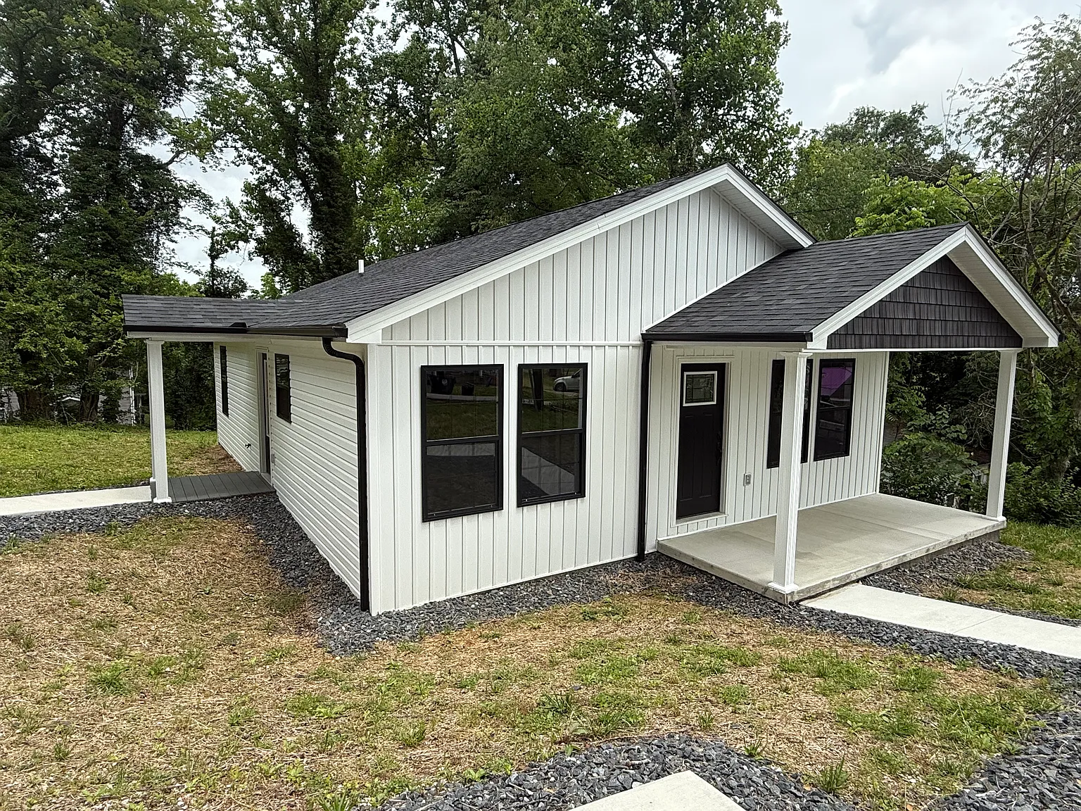 3 bed, 1100 sqft, $1,695 — Photo 3