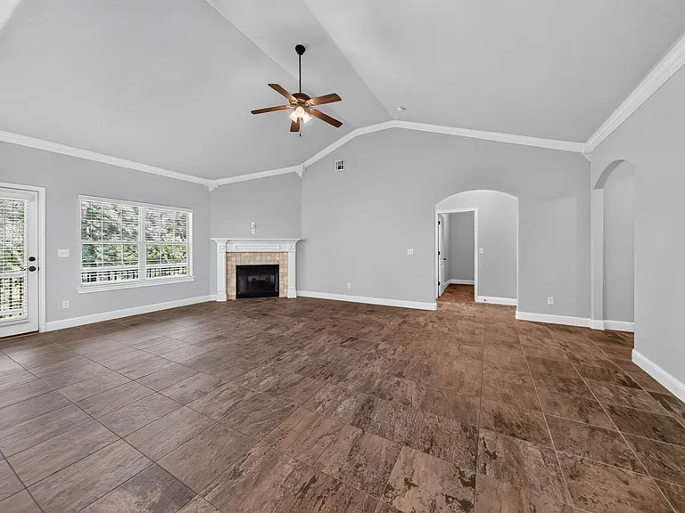 9 Monmouth Dr — Photo 3