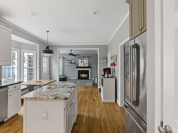 2nd image of 9816 Pine Creek Ct