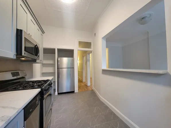 589 10th Street image 2 of 8