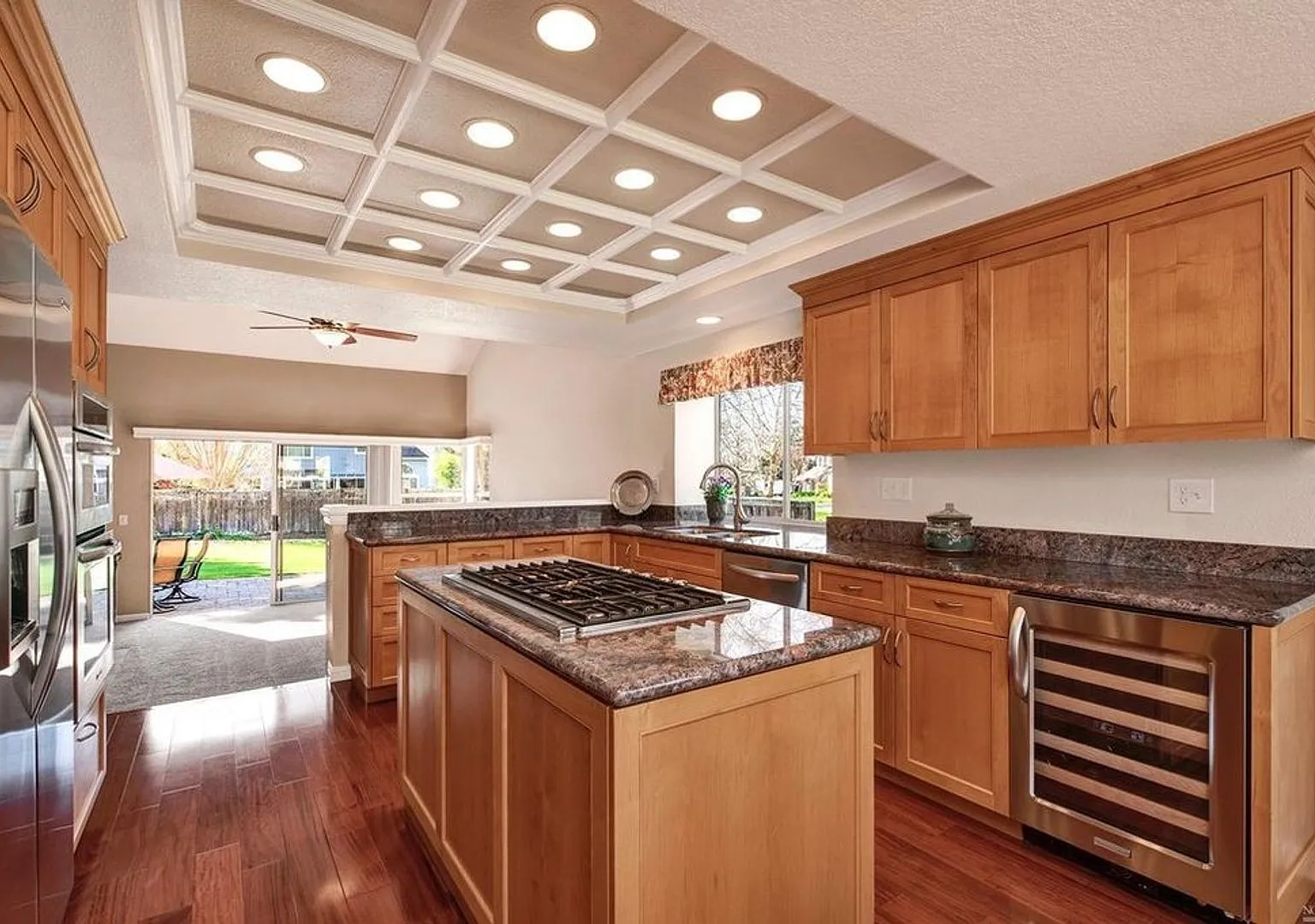 Beautiful Home in the Lakewood Hills Gated Community! — Photo 3