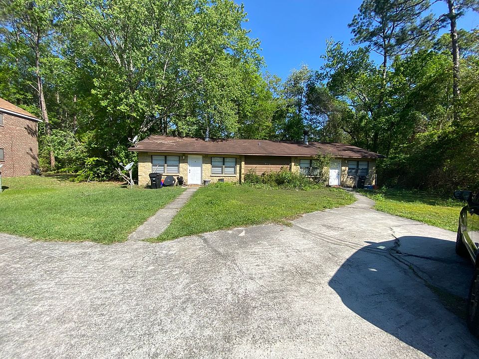 1st image of 212 NE 40th Ln