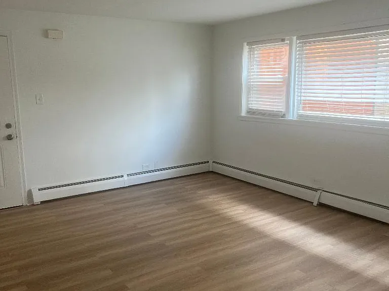 4421 Prescott Ave — Photo 5