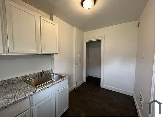 5th image of 1958 Ewald Cir #1958