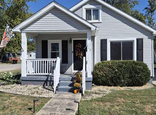 402 S 5th St, Boonville, IN 47601