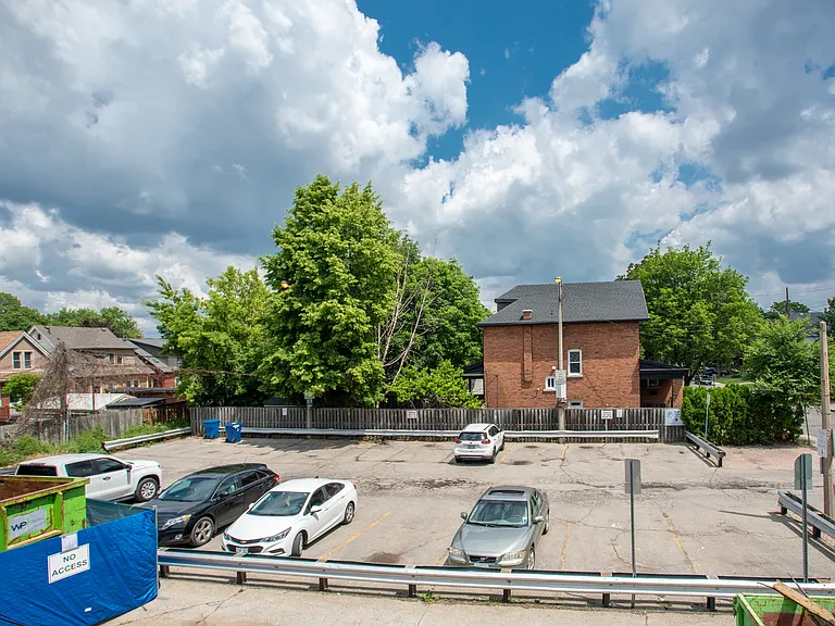1141 Main St E #2 — Photo 25