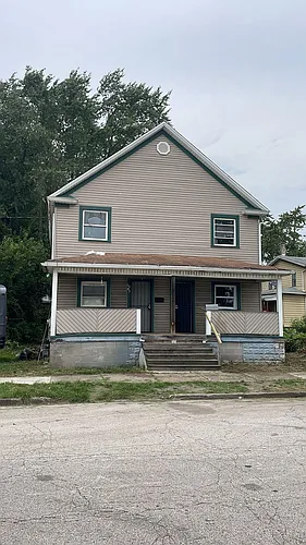 1050 Nathan St Photo 1