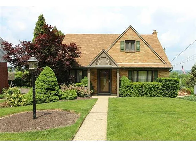 1377 Pesavento Dr photo 1