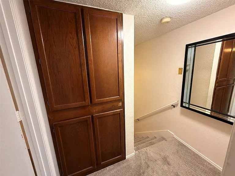 2327 Torrington Dr #C — Photo 9