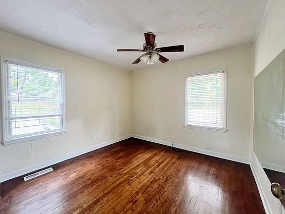 3rd image of 703 Agricola St