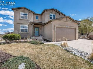 6077 Cumbre Vista Way, Colorado Springs, CO 80924