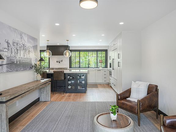 5th image of 306 S Golden Eagle Drive