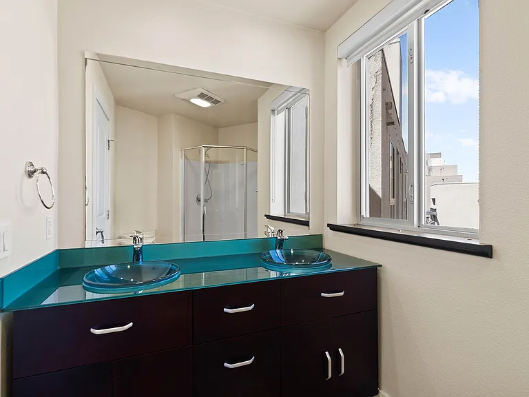 88 Hillside - Bathroom