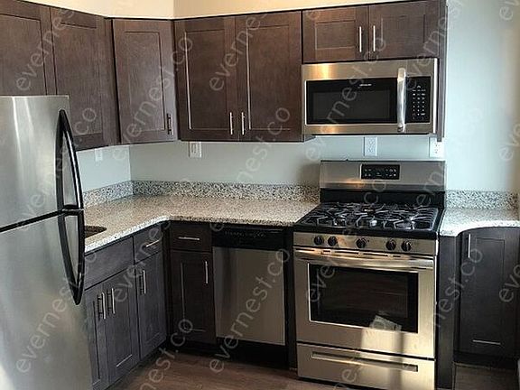 2nd image of 2113 Maplewood Ave APT A