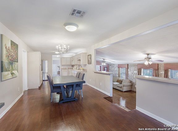 5th image of 522 Oak Park Dr