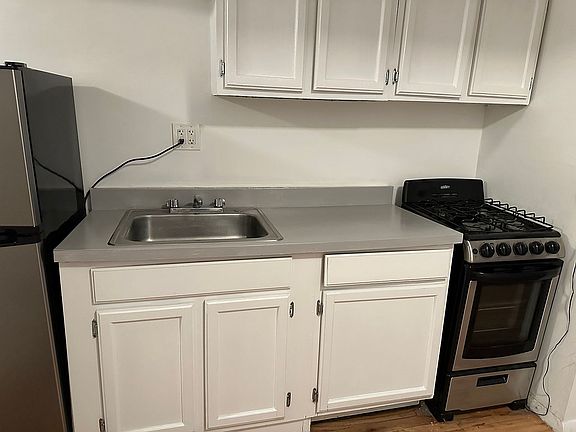 4th image of 518 E 80th St #7P