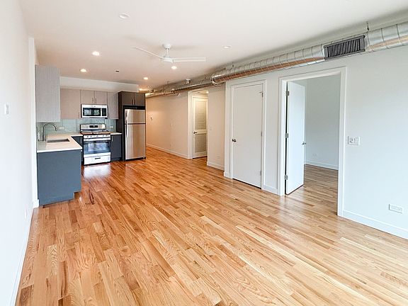 5th image of 2445 N Lincoln Ave #3REAR