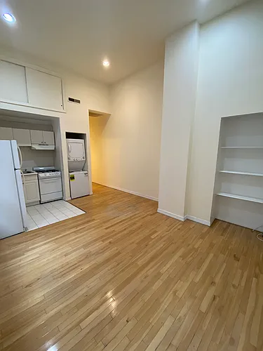214 Market St #2R Photo 1