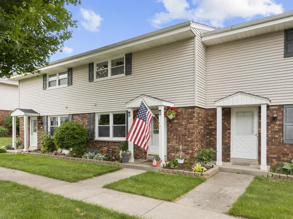729 Imperial COURT, West Bend, WI 53095