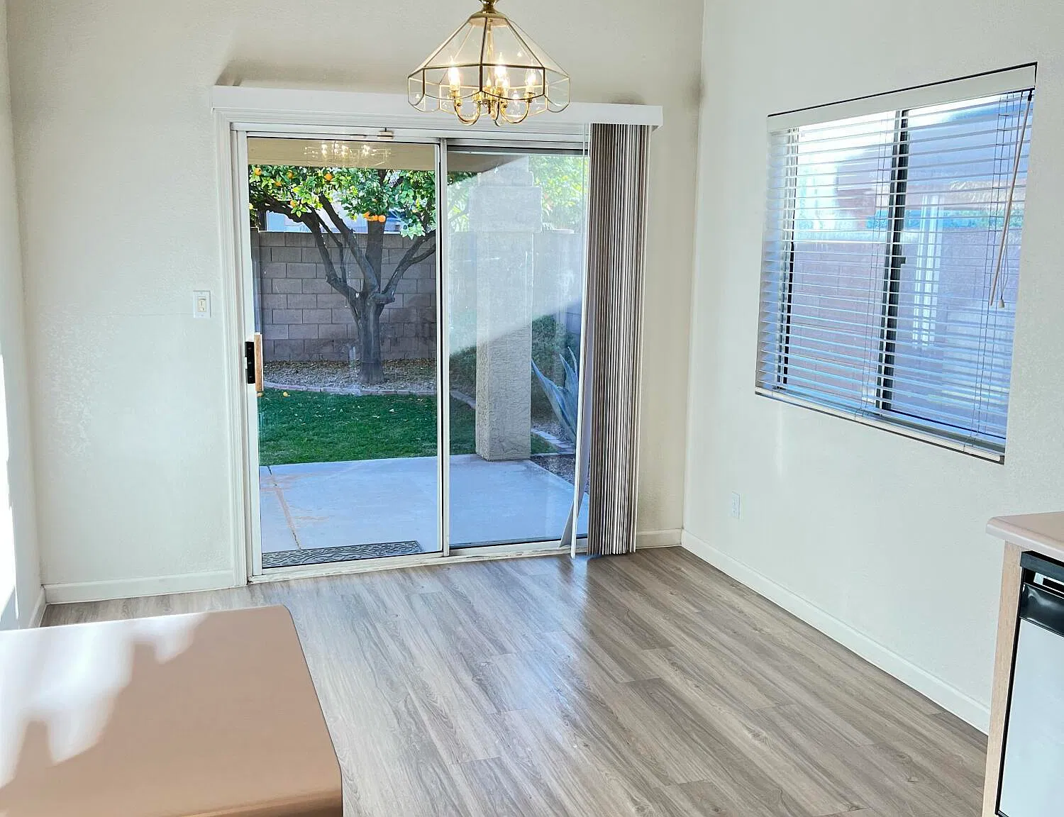 3 bed, 2.0 bath, 1471 sqft, $2,400 — Photo 4