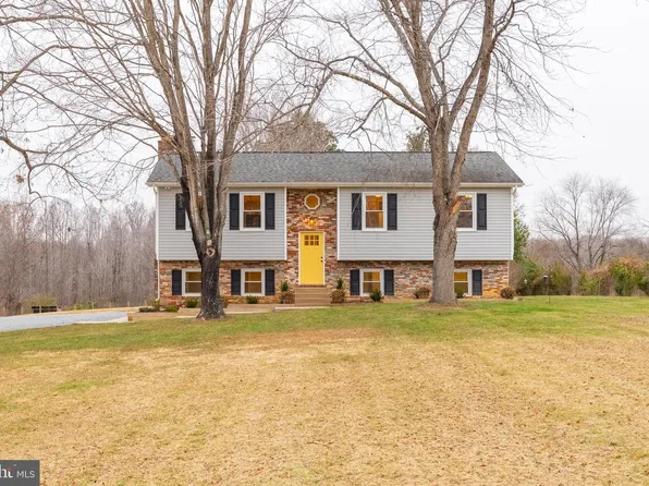 1251 Hartwood Rd, Fredericksburg, VA 22406