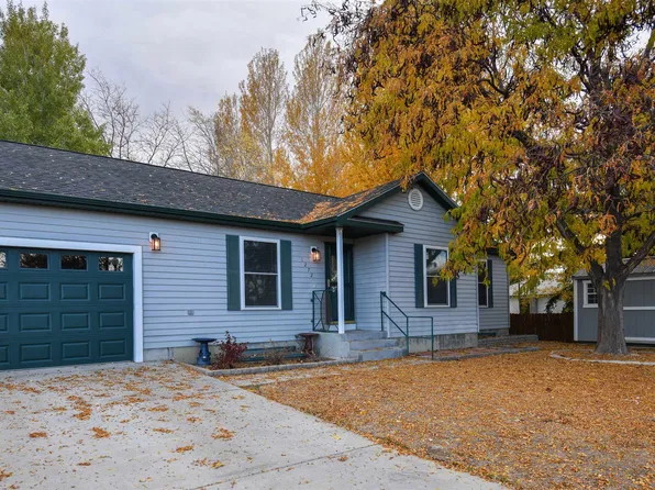 1272 7th St, Powell, WY 82435