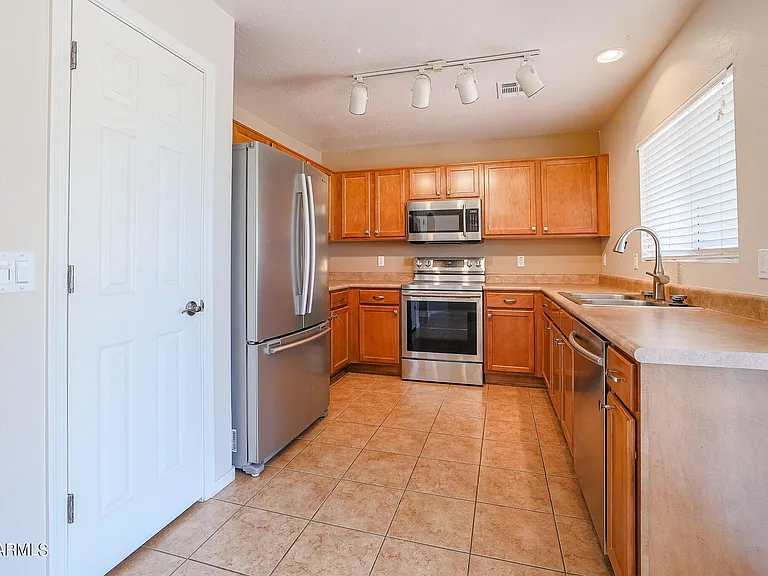 23339 W Twilight Trl — Photo 4