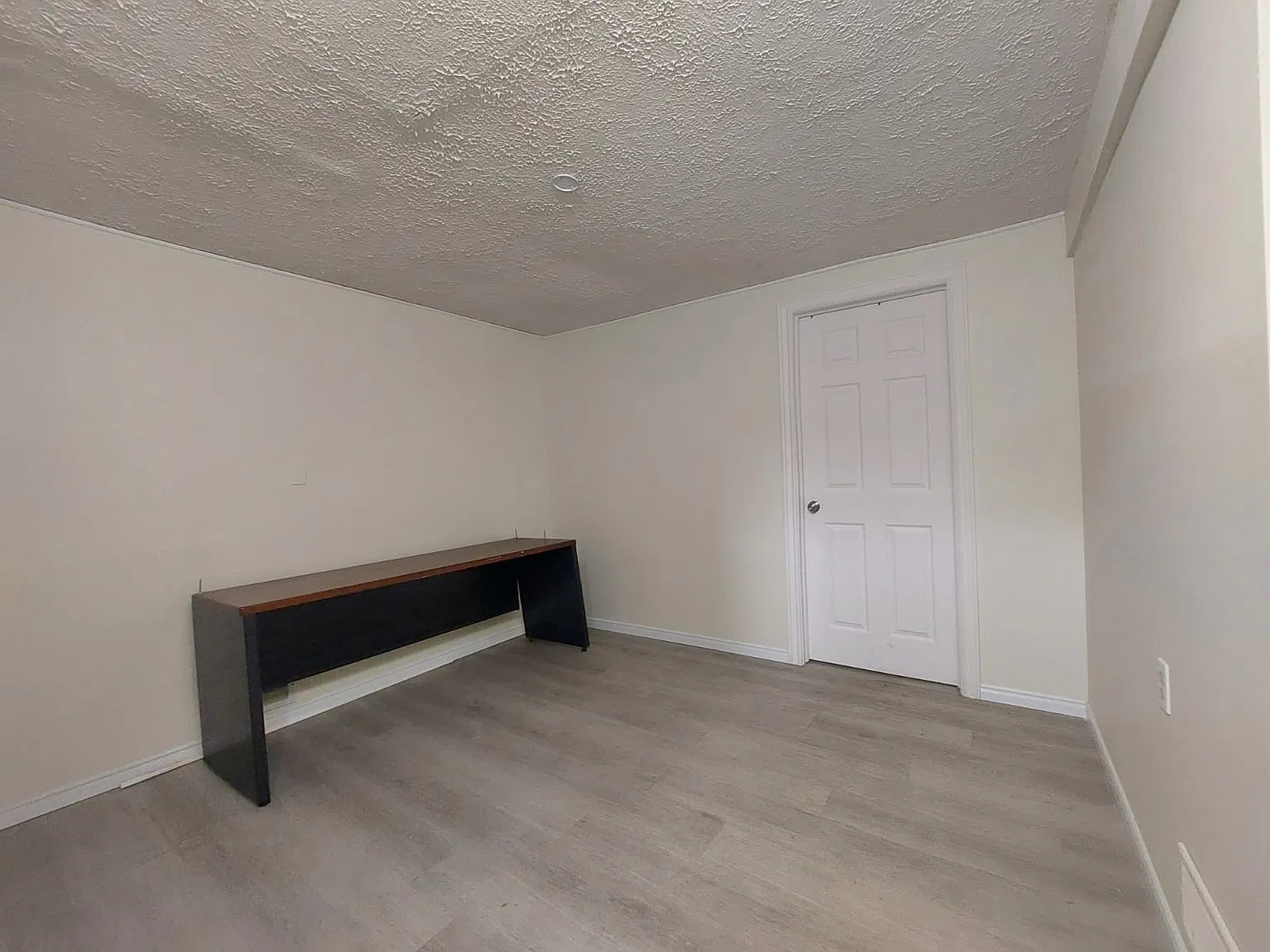 3 bed, $1,800 — Photo 3