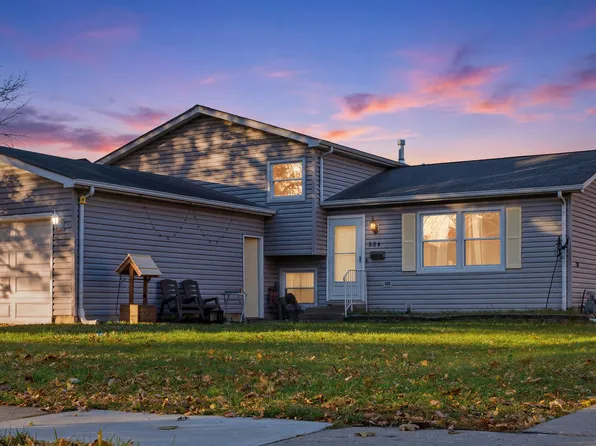 204 W Hawthorne Blvd, Mundelein, IL 60060