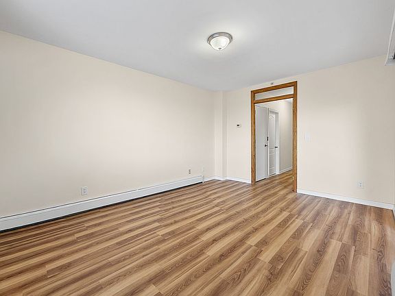 4th image of 2752 Ocean Ave APT 3B